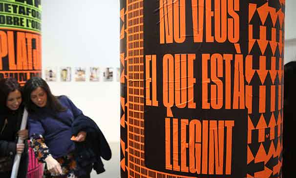 Exposició "Pirulís. Columnes d'expressió lliure"