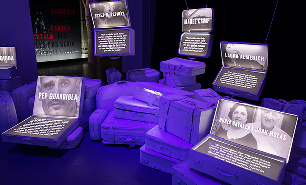 Exposició "Llach. Com un arbre nu"