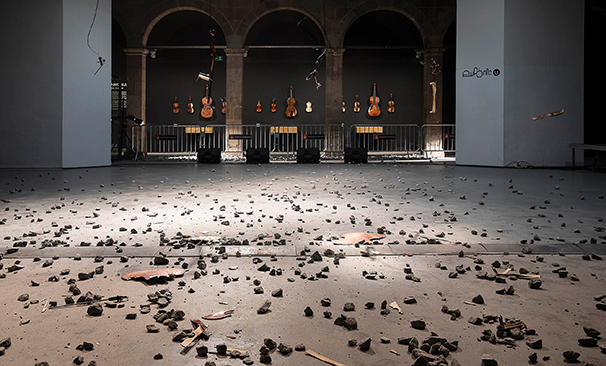 "Sous les violons, la plage", de Cabosanroque.