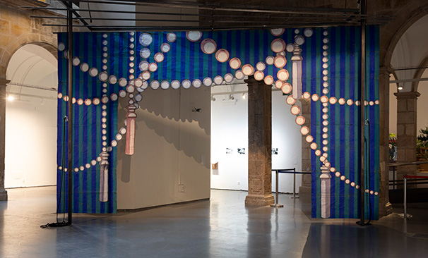 Exposició Ple de forats