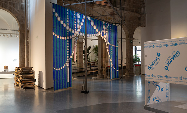 Exposició Ple de forats